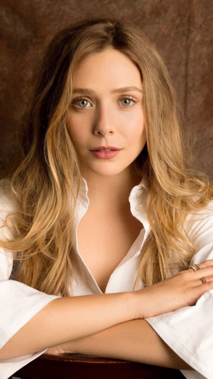 Click to view full size Elizabeth Olsen cum folder