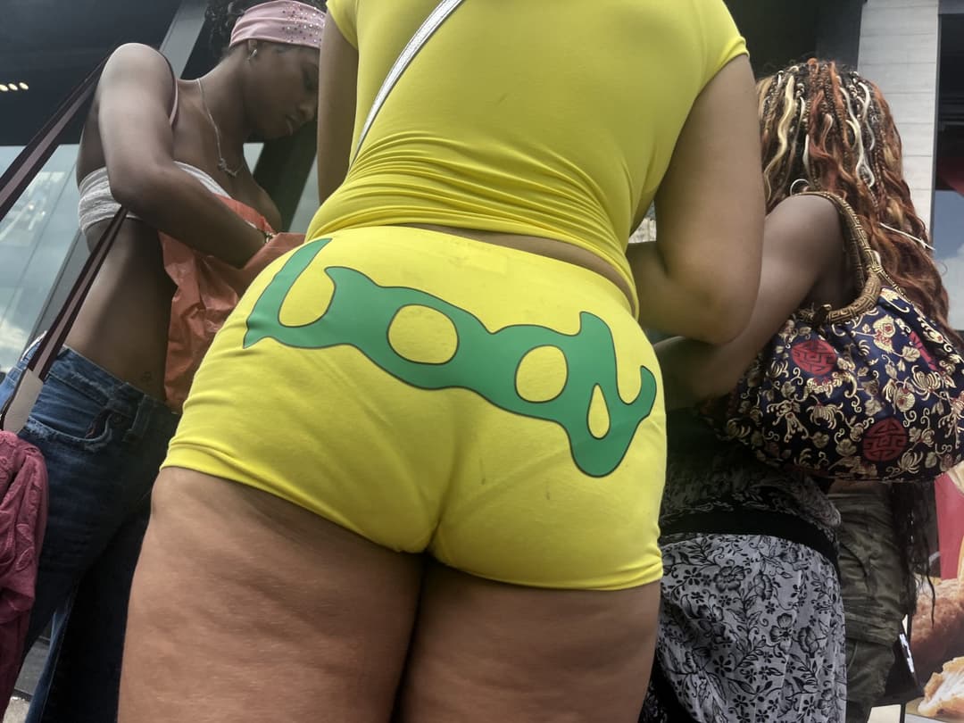 Quick cap of latina w a fat ass