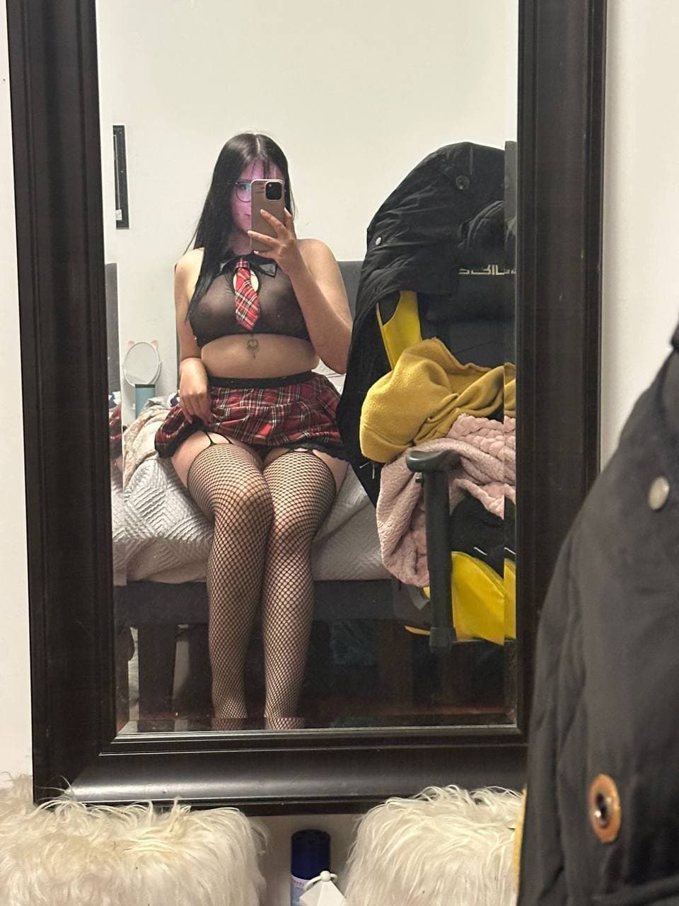 Click to view full size New Toy, likes to pose