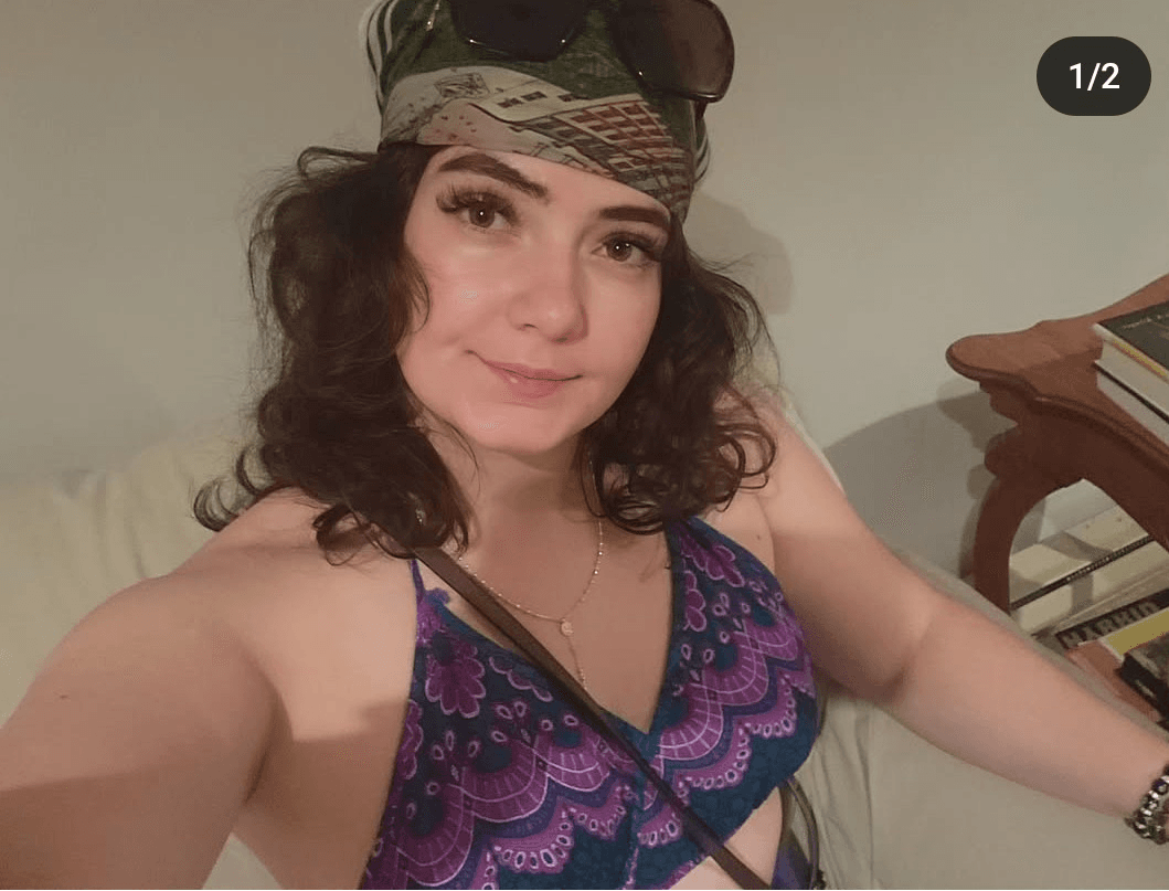 Adorable little Canadian Cunt has a pretty fuckable little body.??