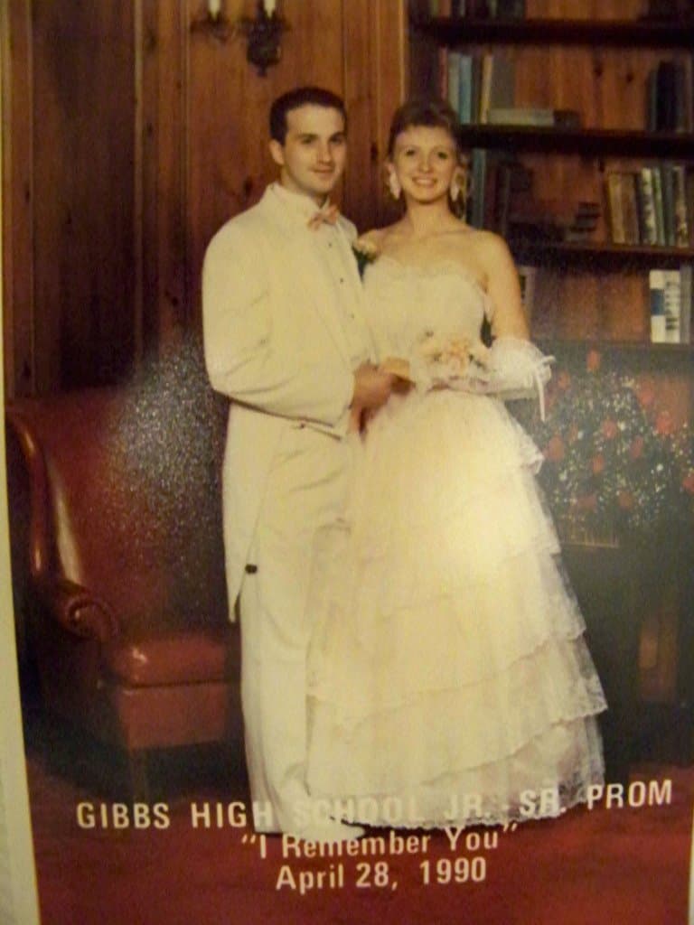 Aussie marries Tennessee Country Gal, loves to share her.