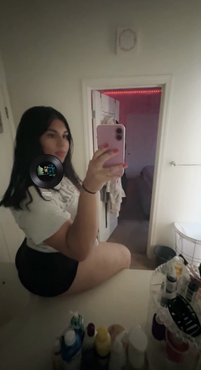 Sexy NRI Indian teen with ugly face but biggest ass ever ??