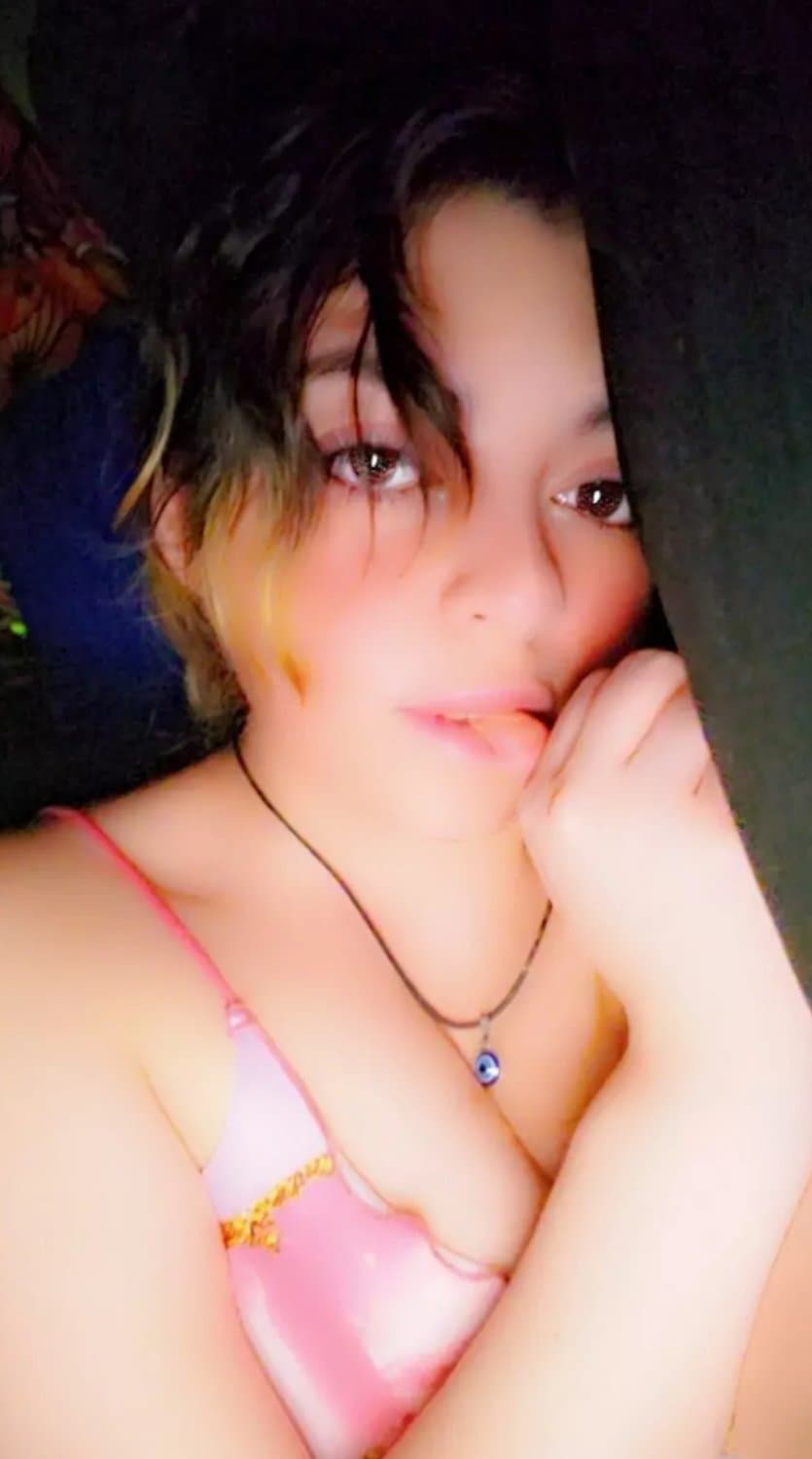 cute and fuckable webslut (Dm me for her snap, and write her some horny massages)