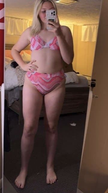 which is best outfit for the pool?