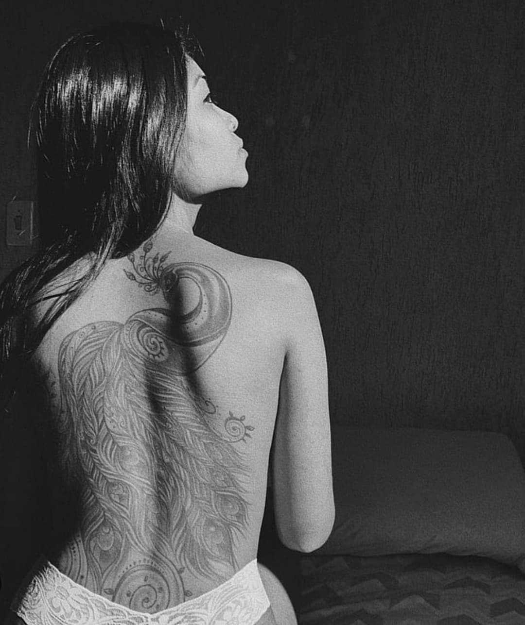 Morena Rabuda vazou fazendo vídeo com plug no cuzinho! ??