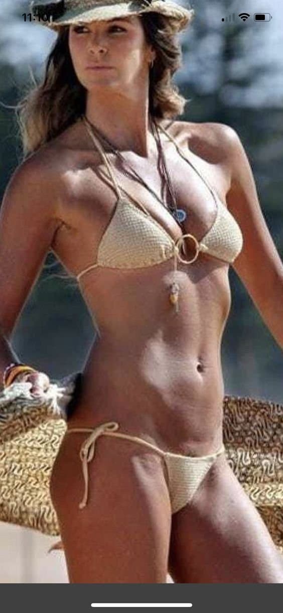 Classy mature AI beauty Part 2