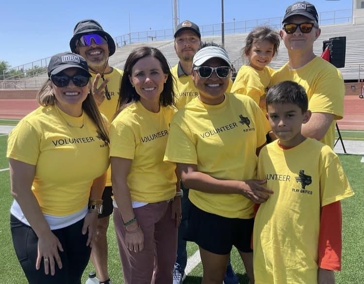 Bimbo Real estate agent is a cheater, SHARE SHARE SHARE