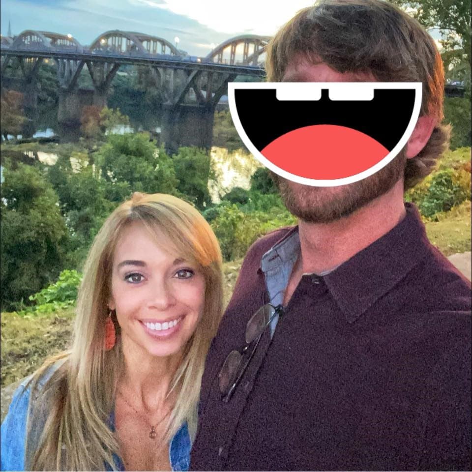 Click to view full size Sarah only shows her ass to everyone in the club, but goes on the G G W bus and shows much more