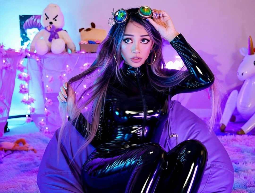 Twitch Kyootbot in vinyl catsuit