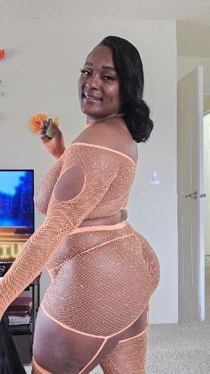 Chocolate bbw  ebony milf mom SQUIRTS CRAZY . Wet slimey pussy