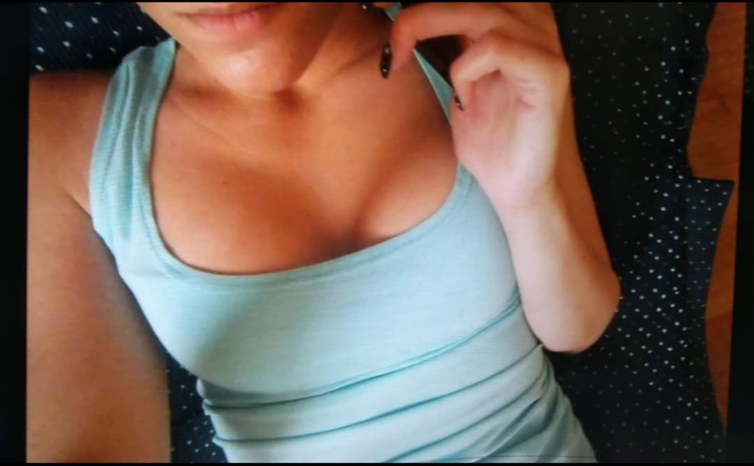 My older sister leaked photos