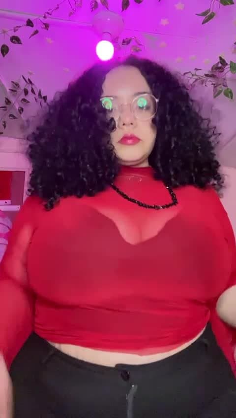 Bitch i wanna fuck, pm if you wanna talk about her