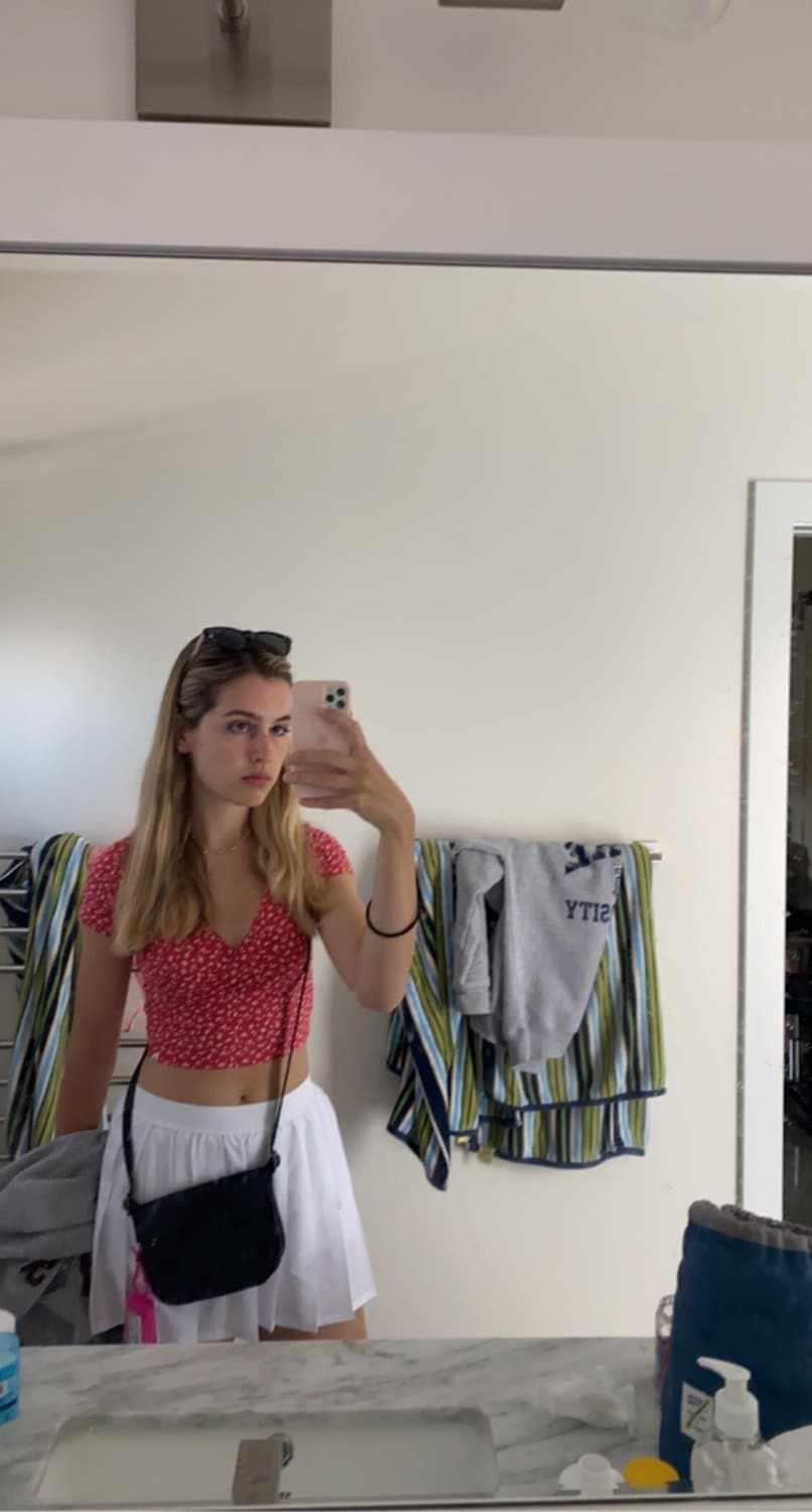 Annabel 22 shown by her bf