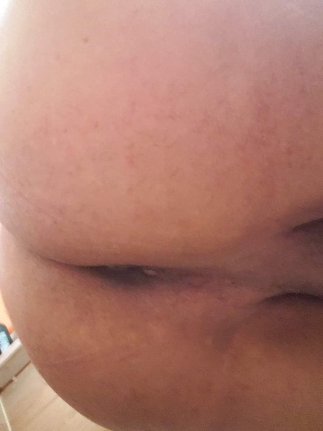 mostrando meu cuzinho