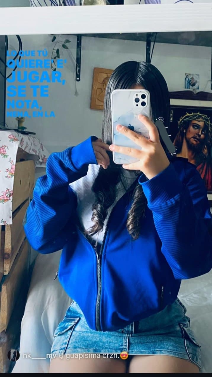 Esa foto esta para hacerse una paja y venirse en ella