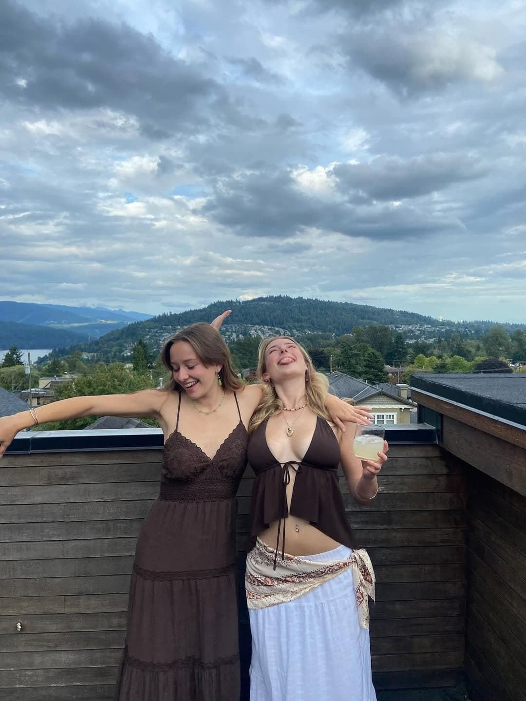 Click to view full size Busty and Sexy Canadian College Teen Slut Briana Zander (@briana.j.z)