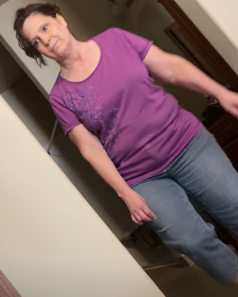 Thick Ass Gilf Helps Her Dad David Move While I Take Creepshots