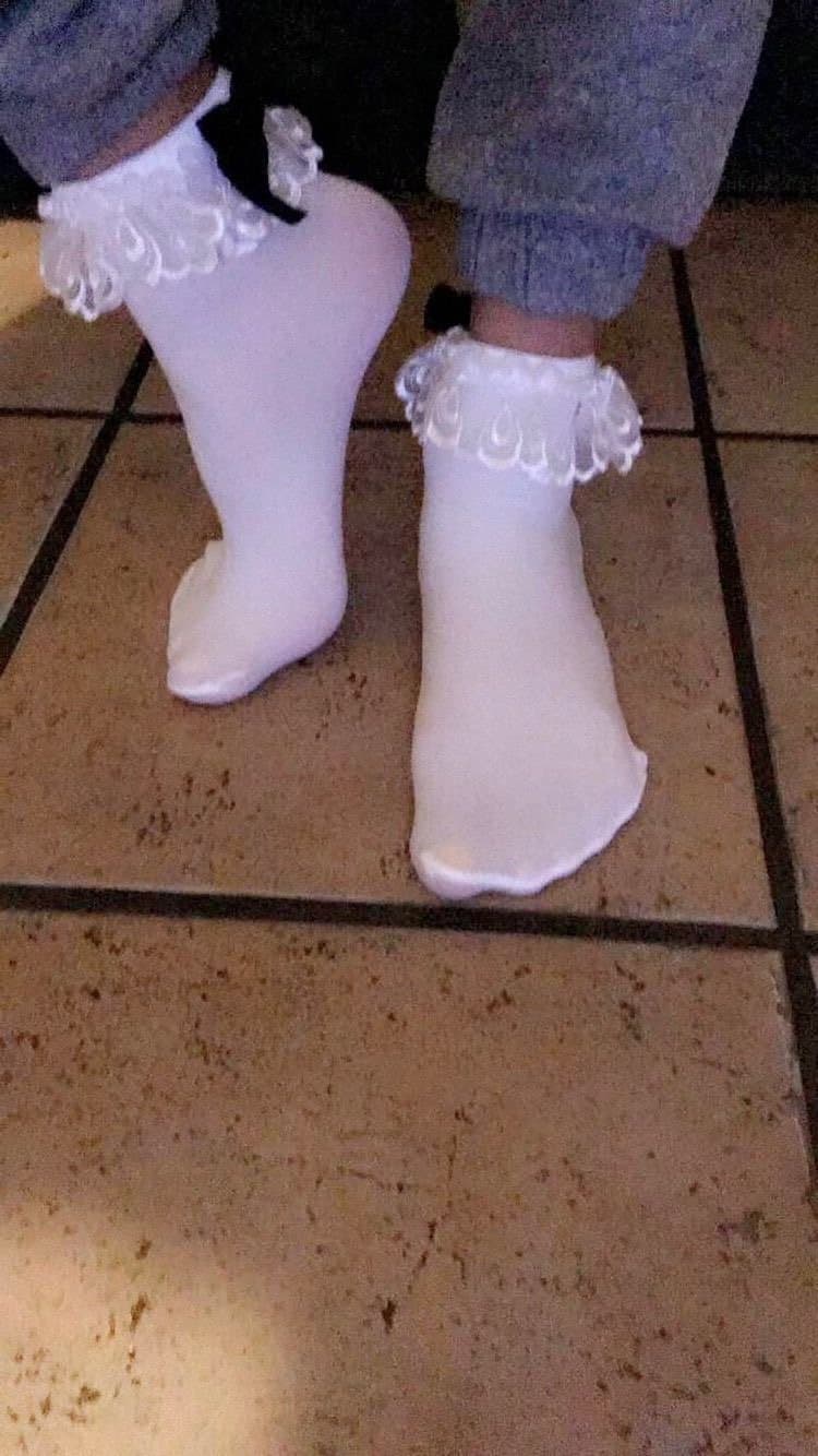 Sexy slut wants to be kidnapped, strangled, and taken advantage of!