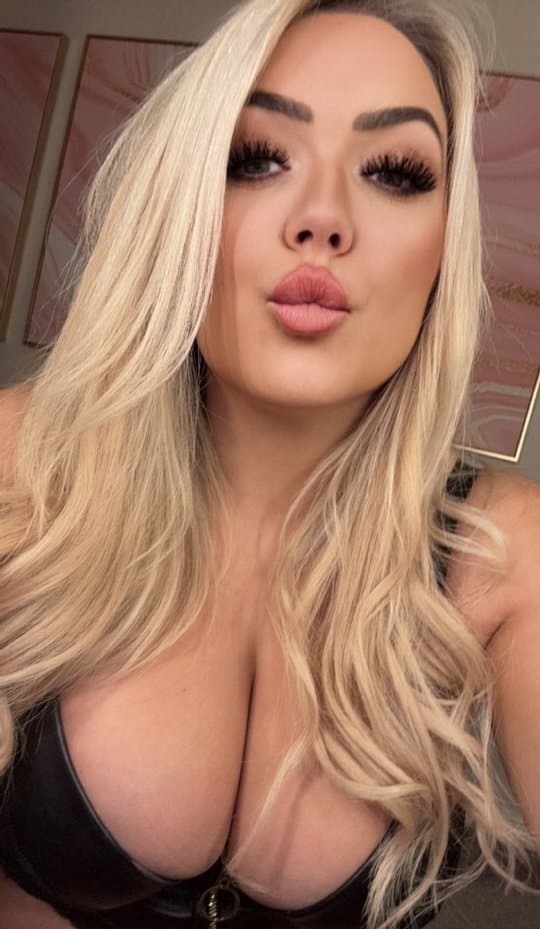 Hot milfs spicy pics leaked