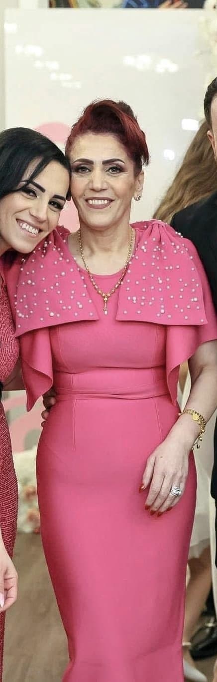 Sexy Arab Milf Amira and daughters undressed and dancing. AI Undressed Videos