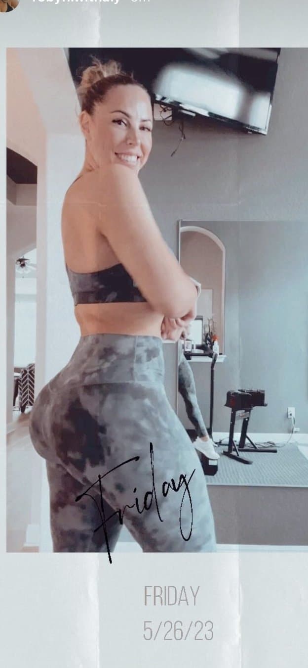 Click to view full size Texas TikTok milf Robyn fields