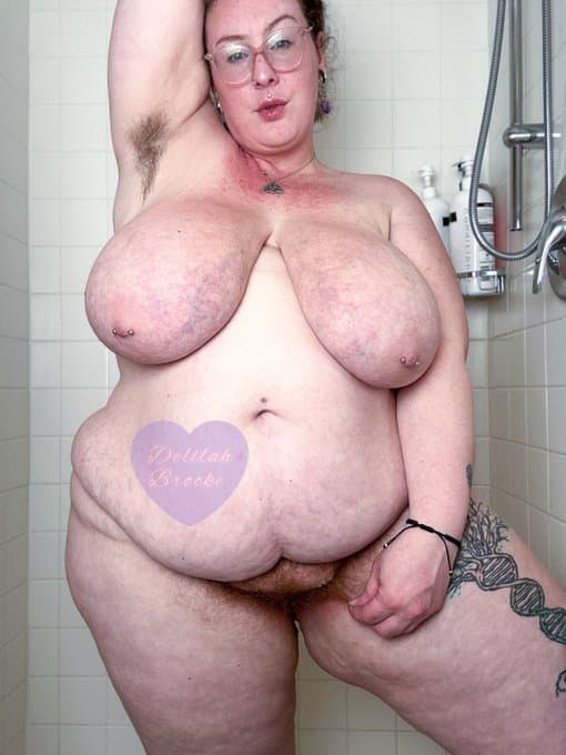 Click to view full size Hot bbw showing her sex skills 1