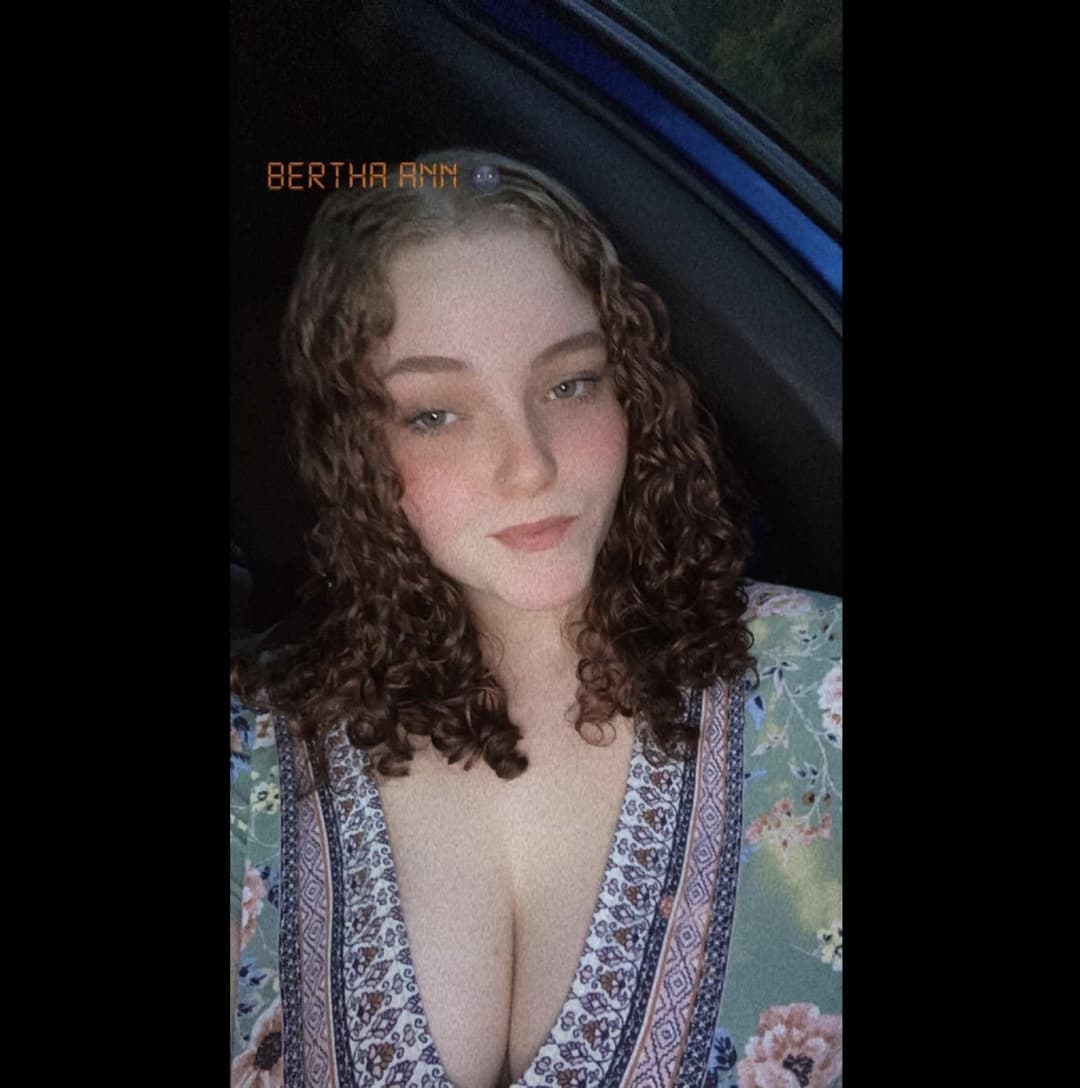 Big booty white girl only loves black dudes