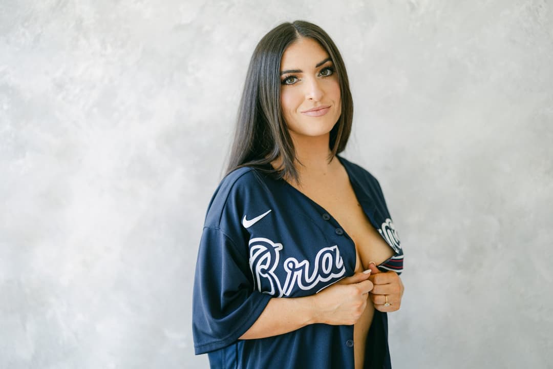 Carson L. Hot Milf Big Tits