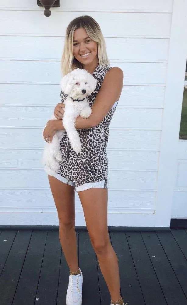 Christian slut Sadie Robertson likes creampies and making babies. She is a milf cum whore