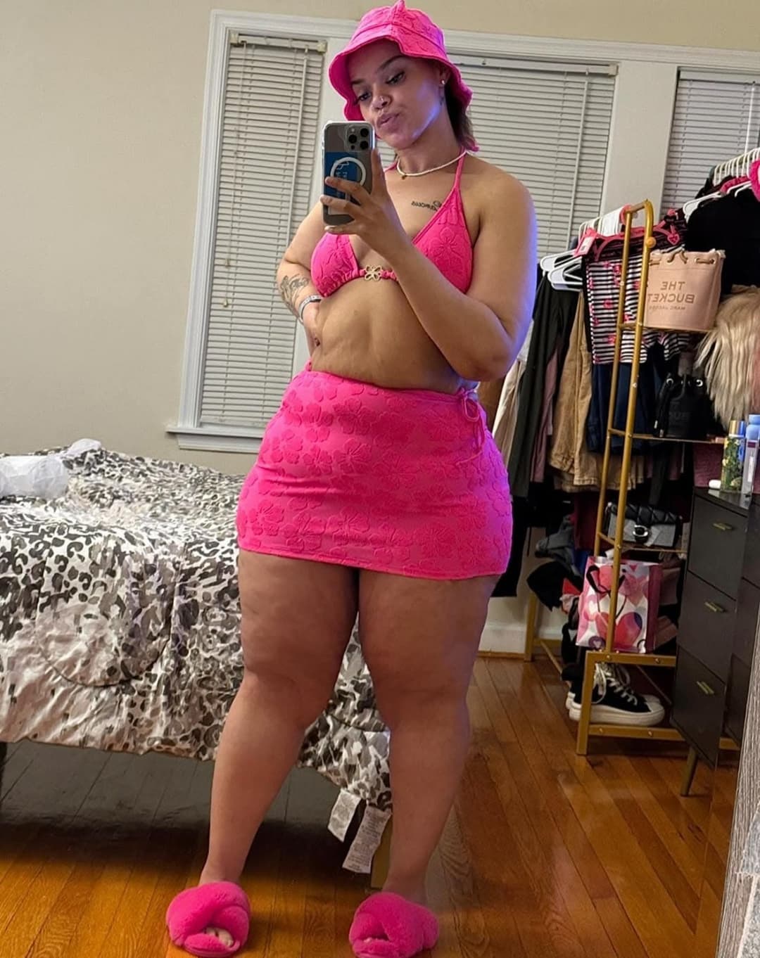 THICK CURVY EBONY BIG BOOTY