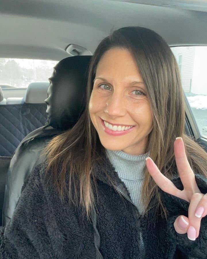 Not great quality, but we get a quick flash of Christie’s tan titties on spring break