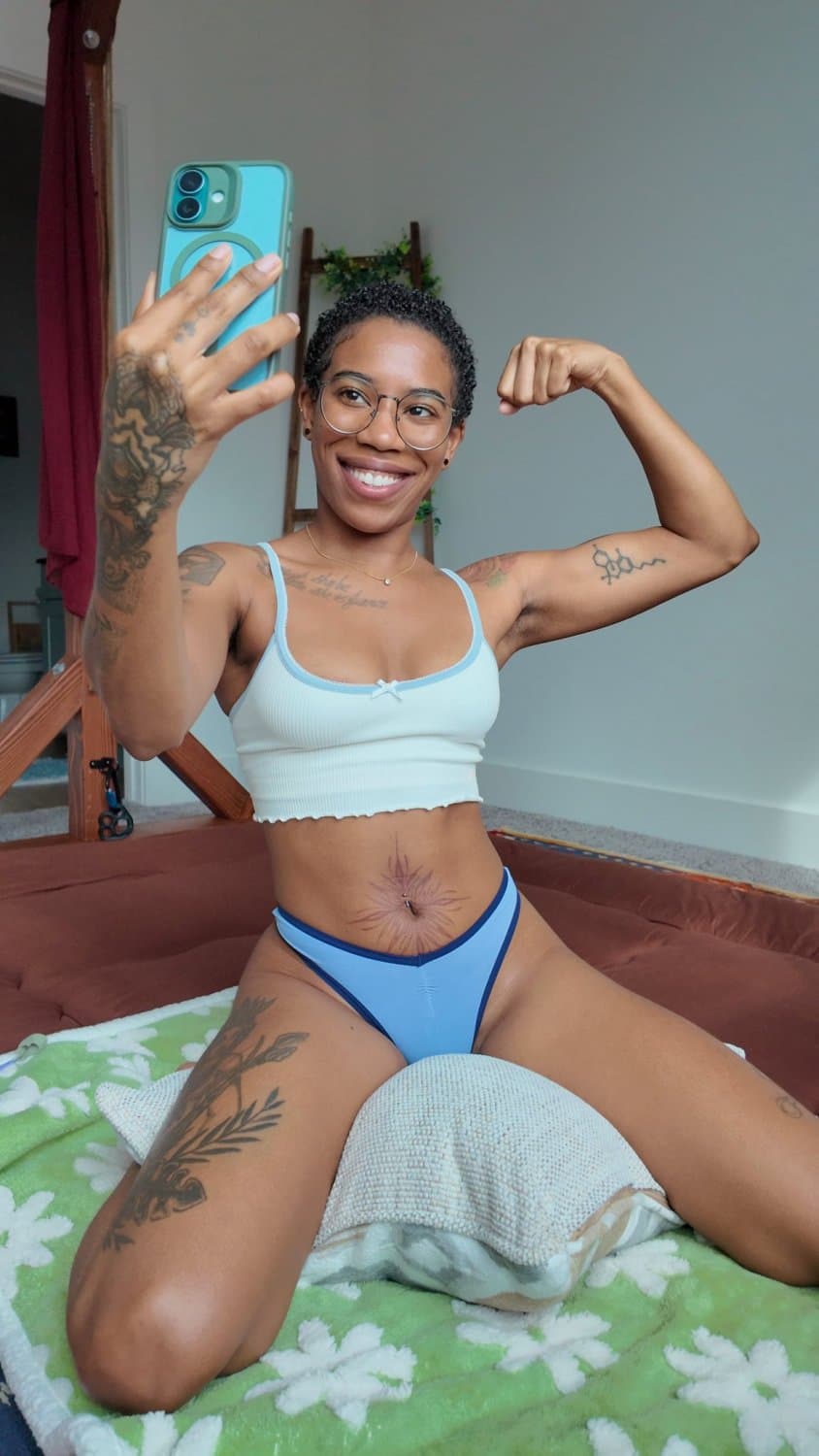 Pretty pussy nudist ebony | Phat pussy slim ebony