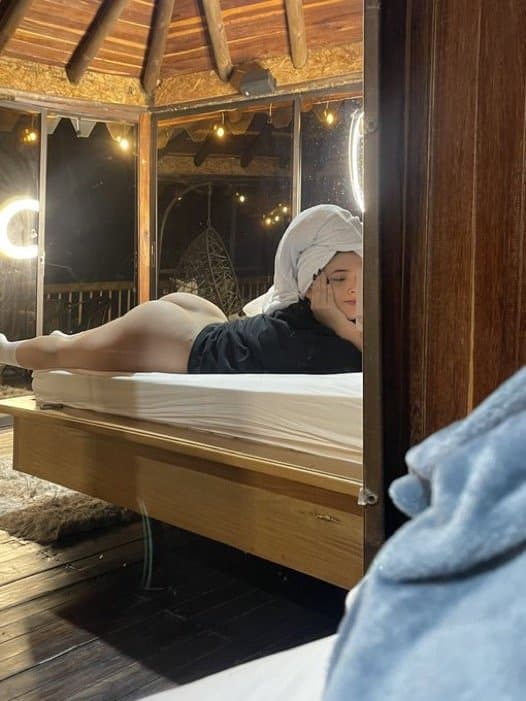 Thick big booty Latina slut ready for me to dick her down