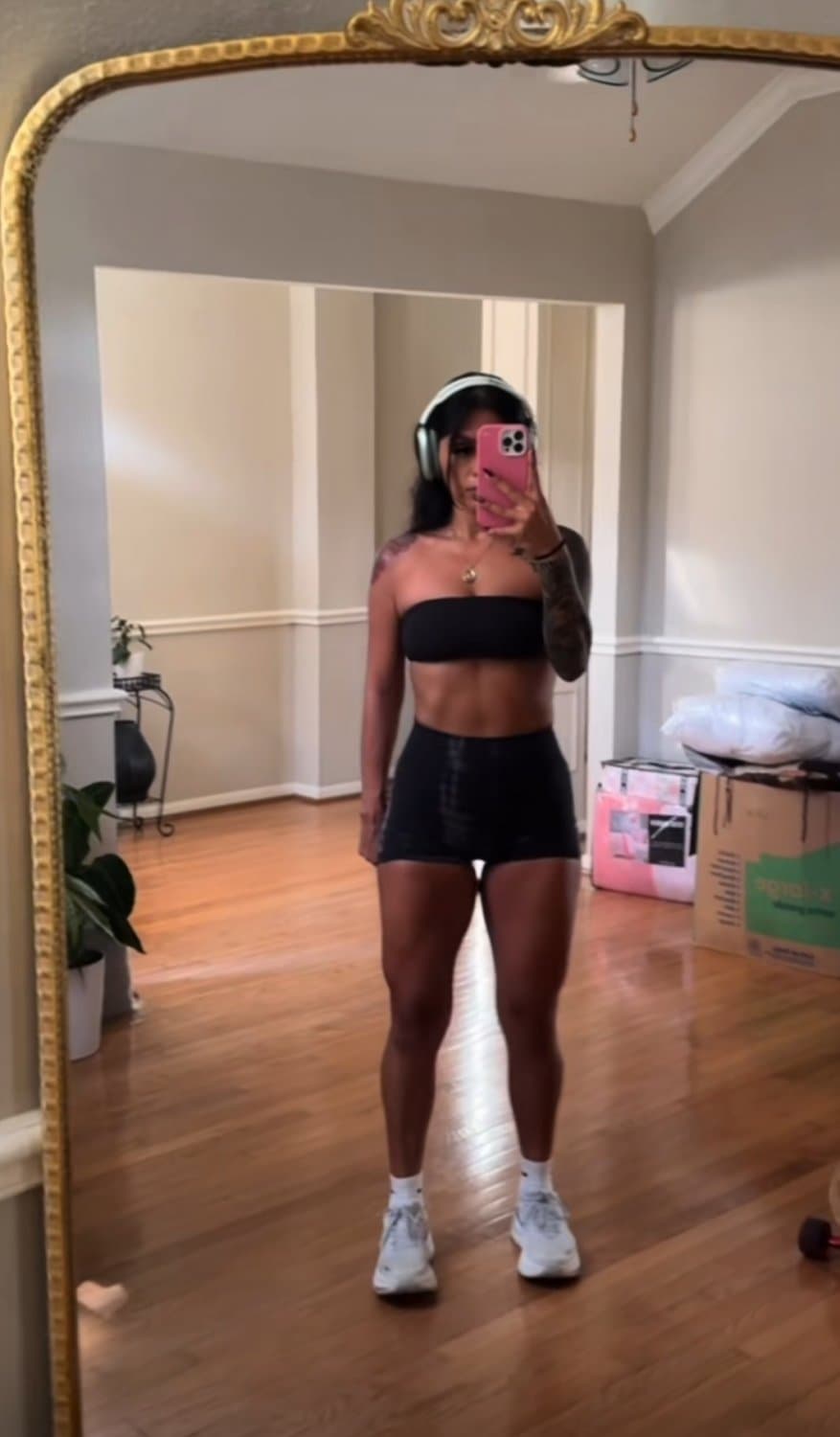 Sexy Latina MILF, Pregnant, Feet, Fit, Comments Welcomed.