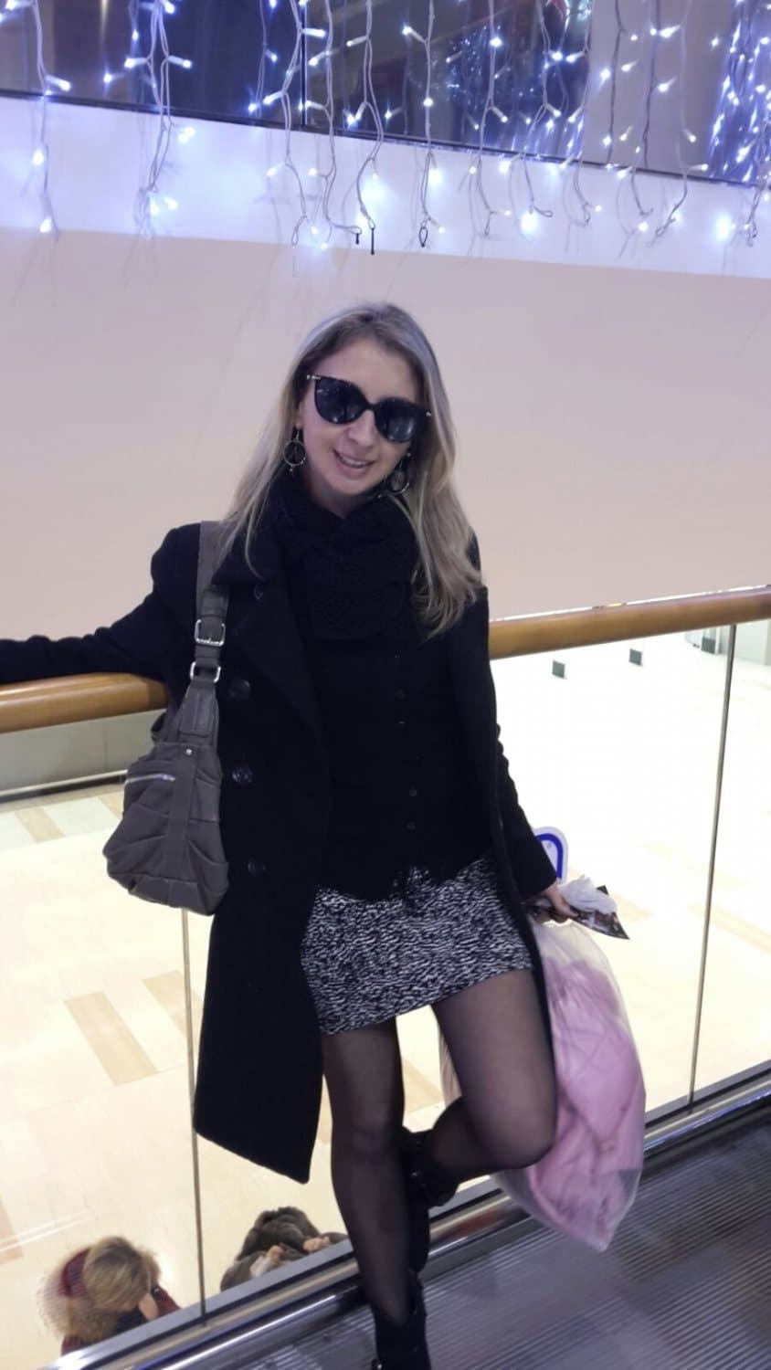 Amateur italian Mom showing it all