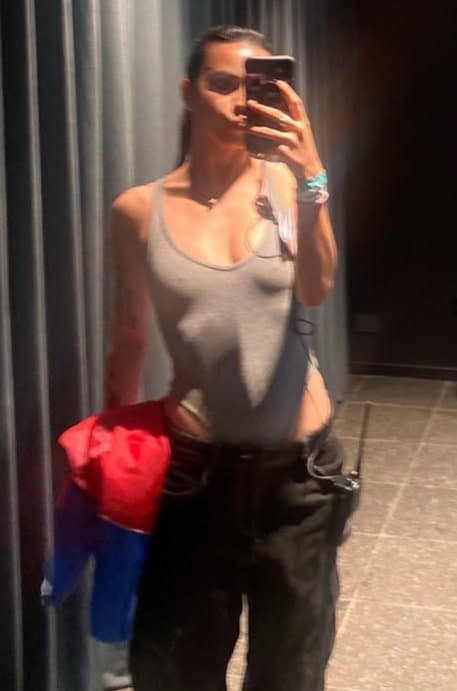 Solo a mi me calienta esta putita? es lula salomone, quiero ver que opinan ustedes y si morbosean.