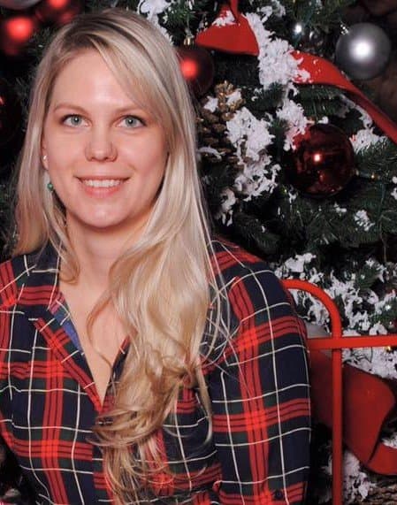 Tara & Alicia strip out of their bikinis & make out for G G W