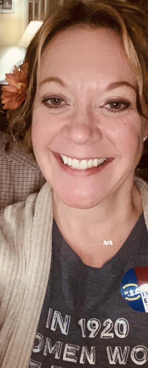 Musician Julie & wholesome Melissa stripped naked at a bar contest circa early 2000’s