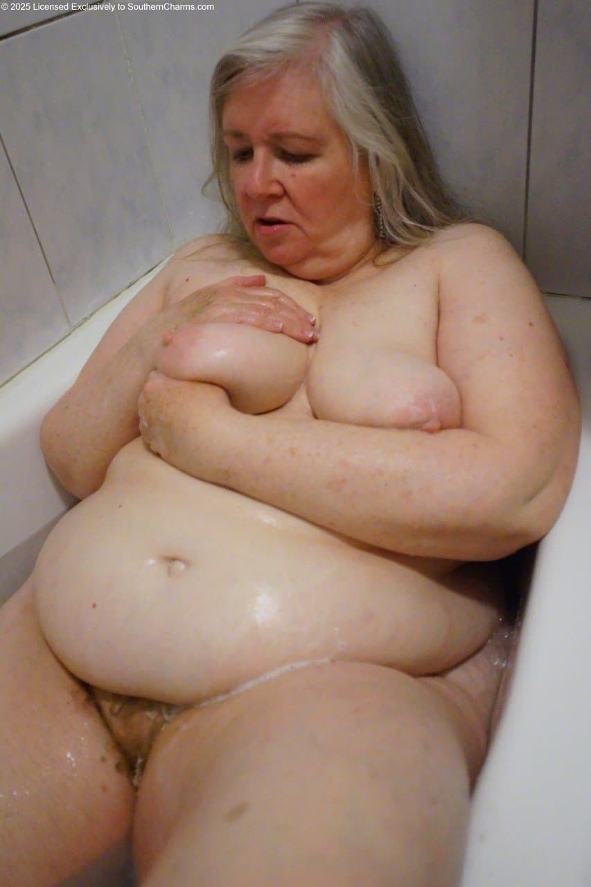 Tiger Lily Sexy BBW Granny Bathing