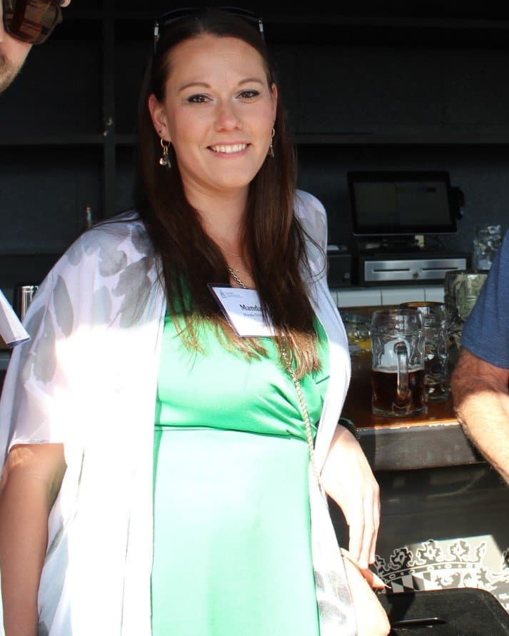 Thanks to slomo, we can properly see Manda’s little titties at the club