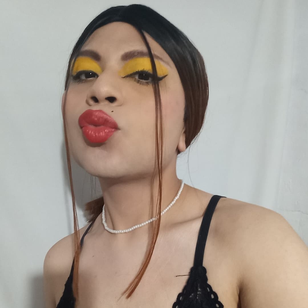 Dita Moon @DitaMoon17 - oral cd