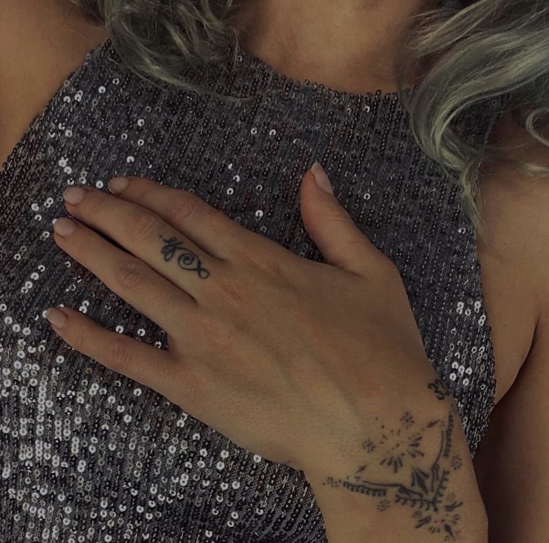 I think my crush Ellen knows how to attract fans