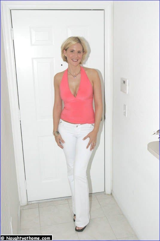 Süße Milf Desirae Spencer