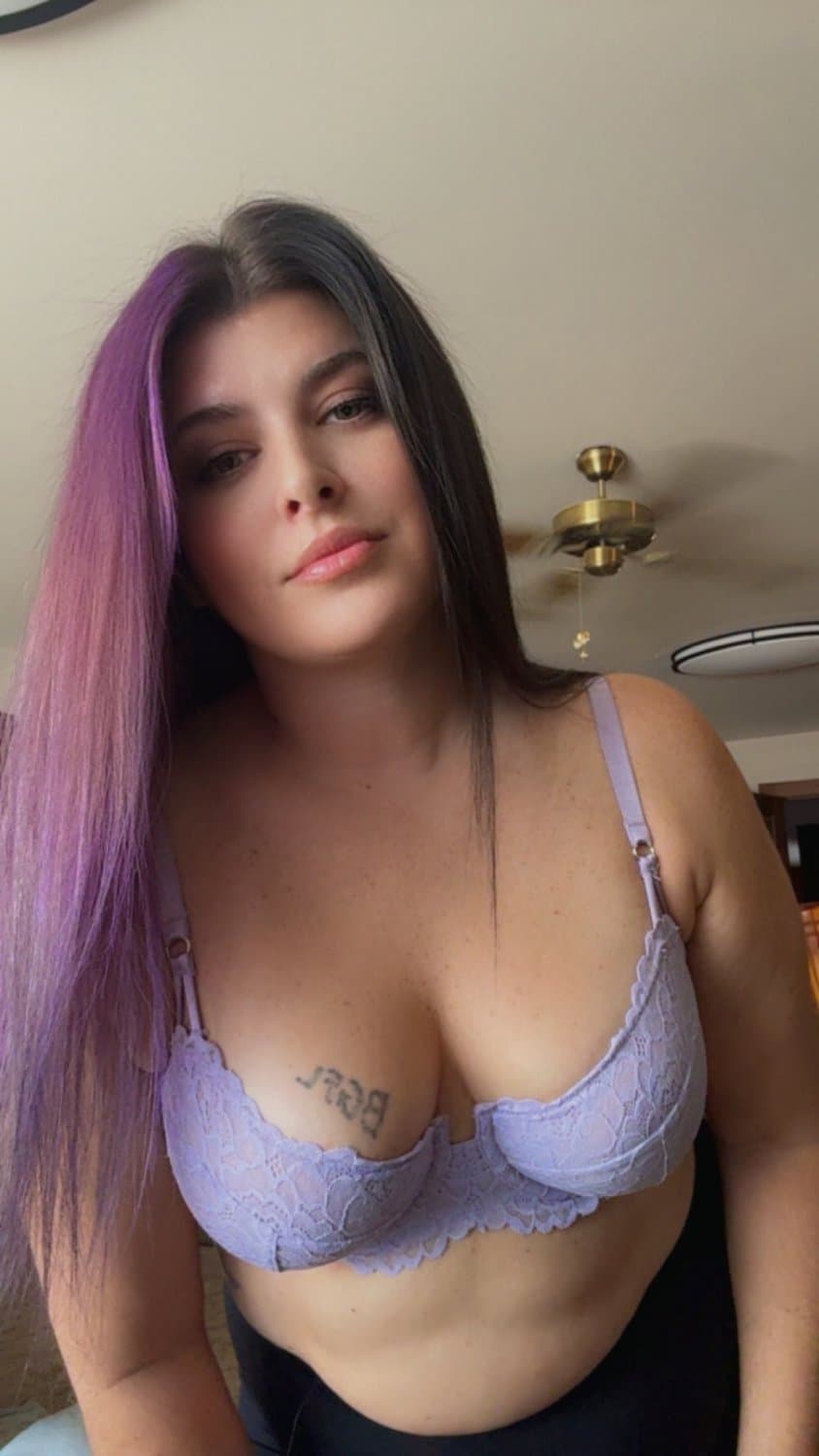 slutty gf Nikki gives best christmas present