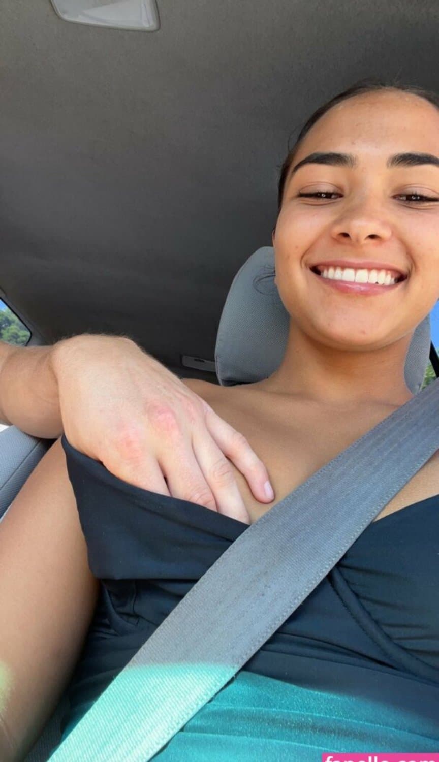 Tiktoker Sienna Mae nudes