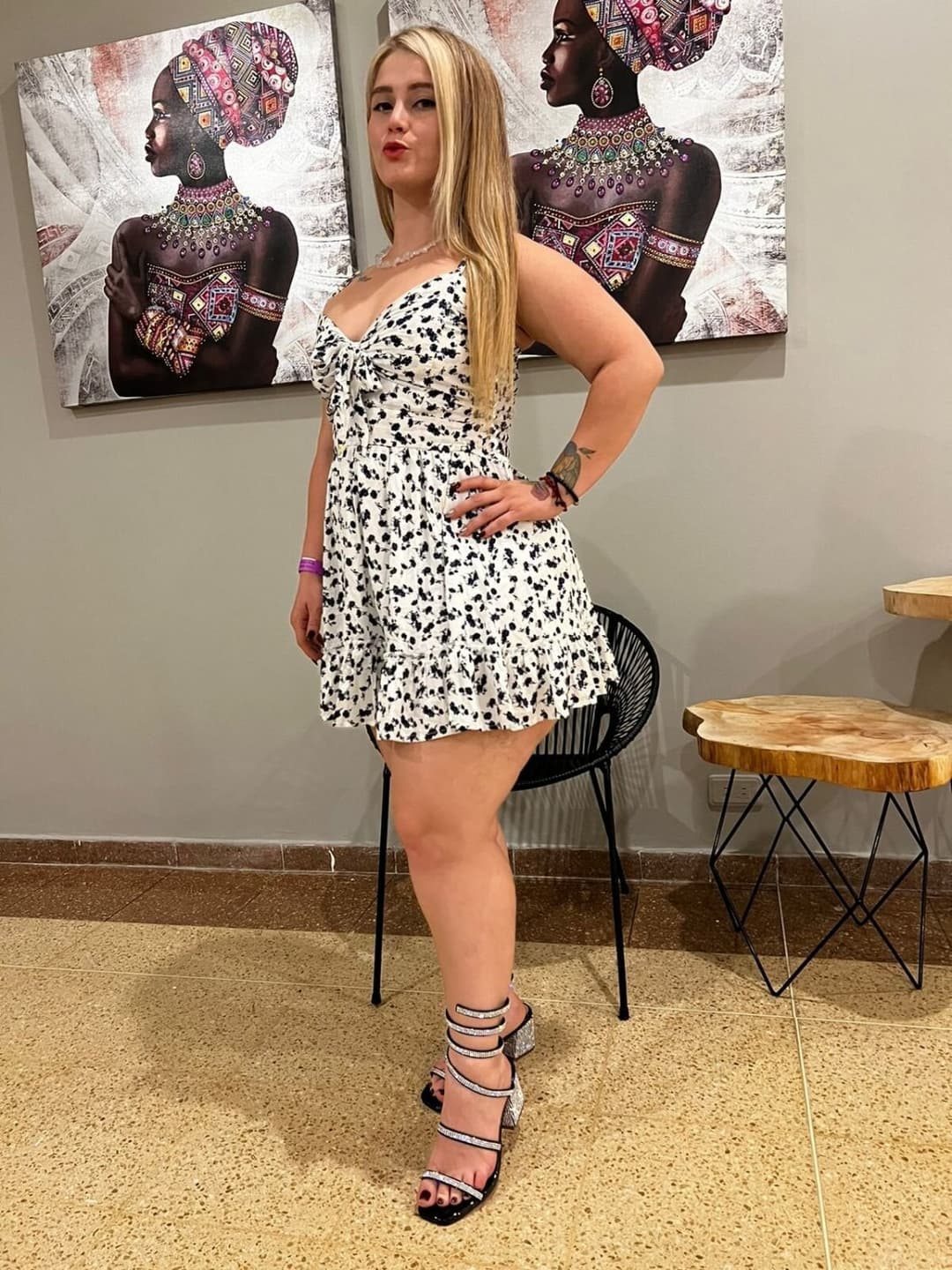 La culona de Roxie Gates, lo único bueno es su culote