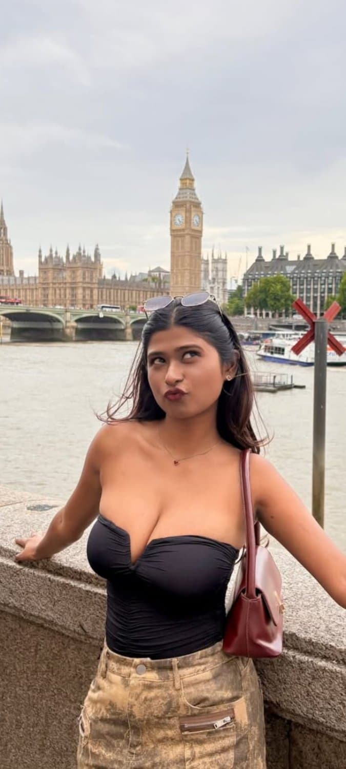 Desi Indian Instagram Tiktok Influencer Sexy Slim Cute Girlfriend Big Boobs Show Smiling Full Nude &
