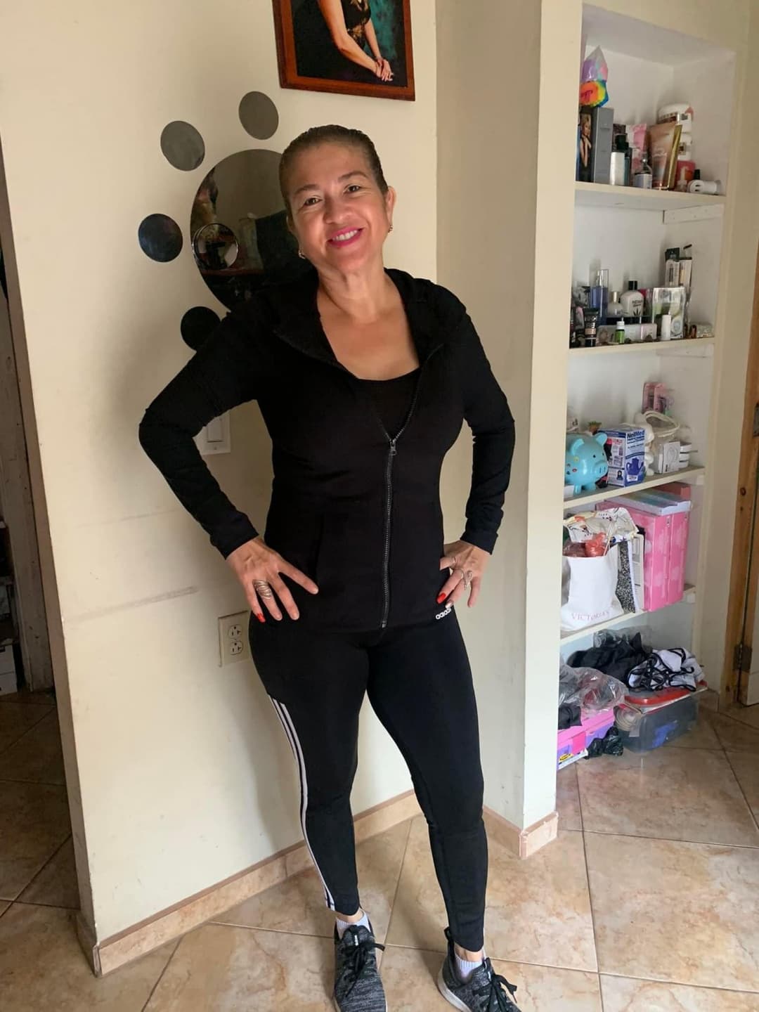 Click to view full size I would still tear this up even tho she a bit old she got big tits and cute toes lowkey