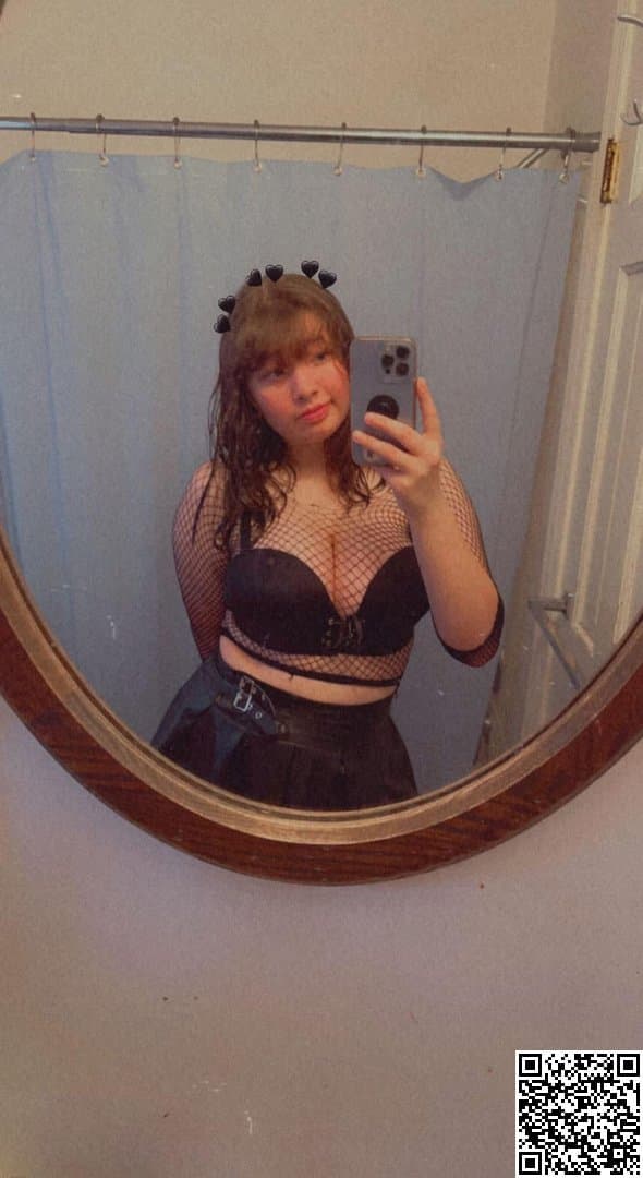 Kaylee - 23yo Big Tits (Non-nude)