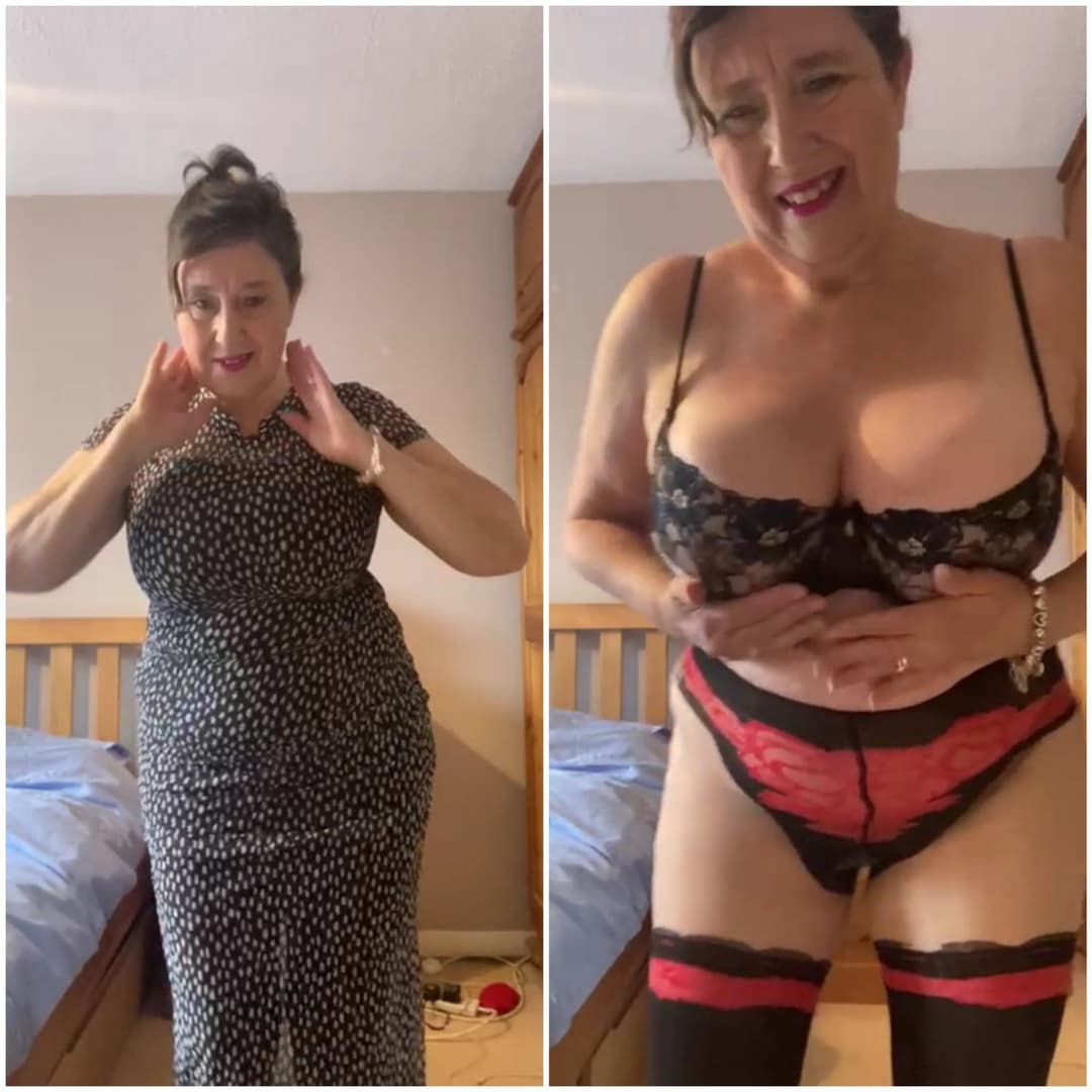 UK mature masturbating to awesome orgasm.